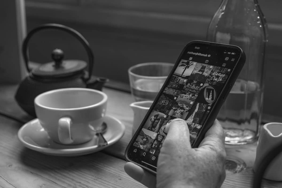 instagram retele sociale social networks images photos ig telefon phone mobile phone smartphone